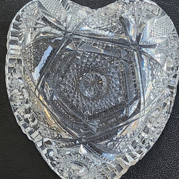 Mid-Century EAPG Imperial Glass Heart Shaped Candy/Nut Dish Signed Nucut Pattern - Picture 6 of 10